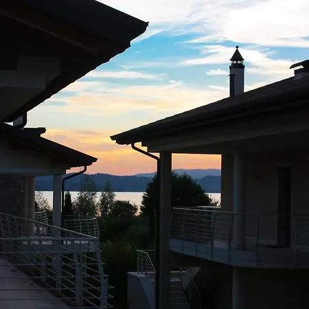 Sky Garda View Lägenhet Sirmione