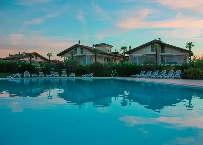 Sky Garda View سيرمِيوني